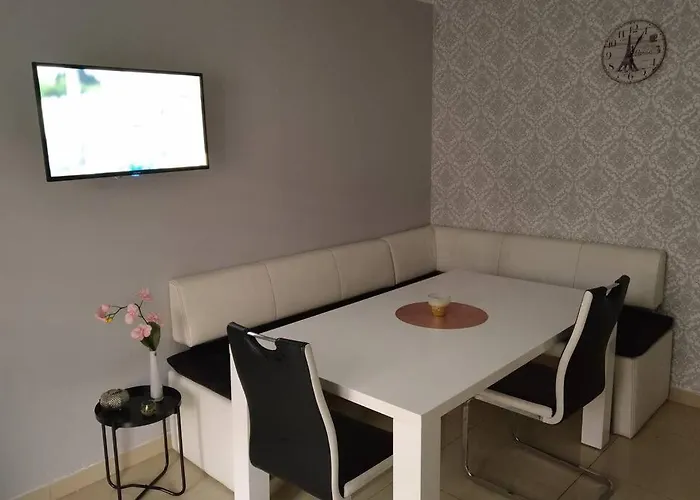 Near Tradefair And 8 Min. Appartement