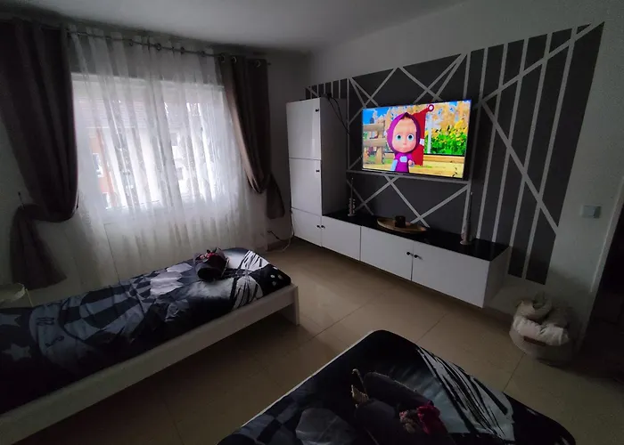 Near Tradefair And 8 Min. * Κολωνία