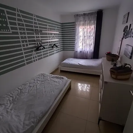 Near Tradefair And 8 Min. Keulen