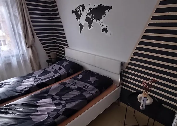 Near Tradefair And 8 Min. Colónia