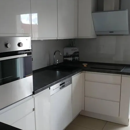 Near Tradefair And 8 Min. Apartment *